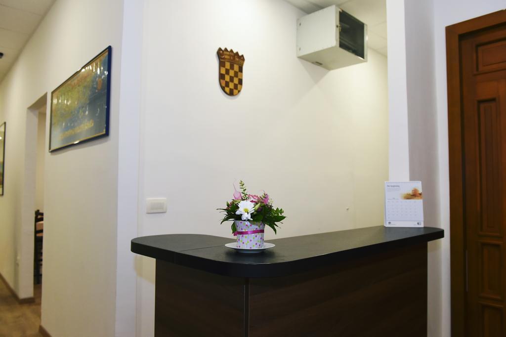 Riva Rooms Rijeka Exteriör bild