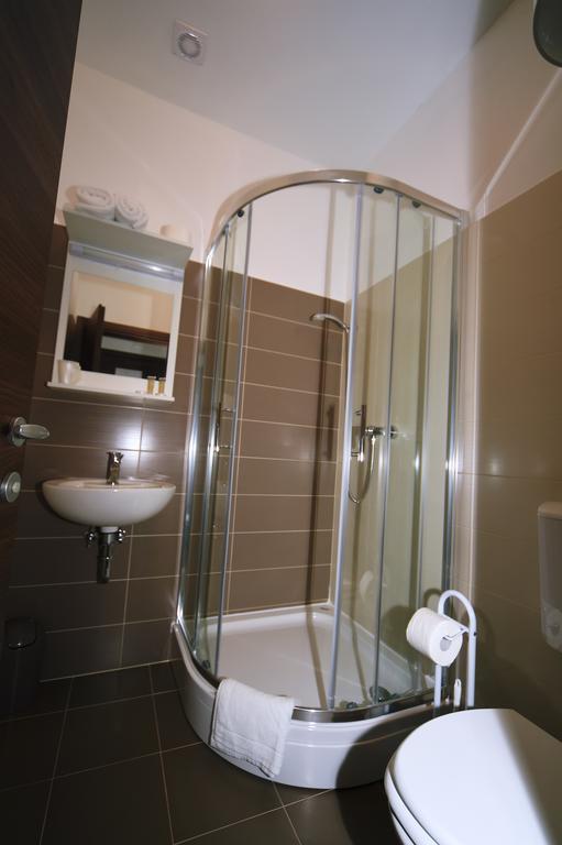Riva Rooms Rijeka Exteriör bild