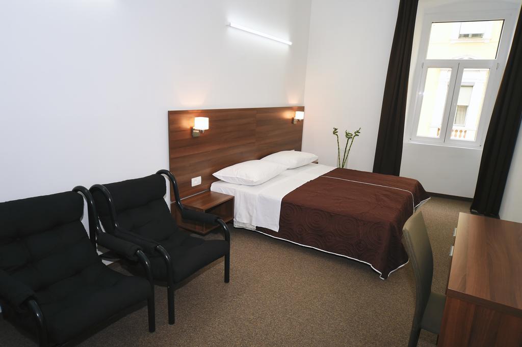 Riva Rooms Rijeka Rum bild